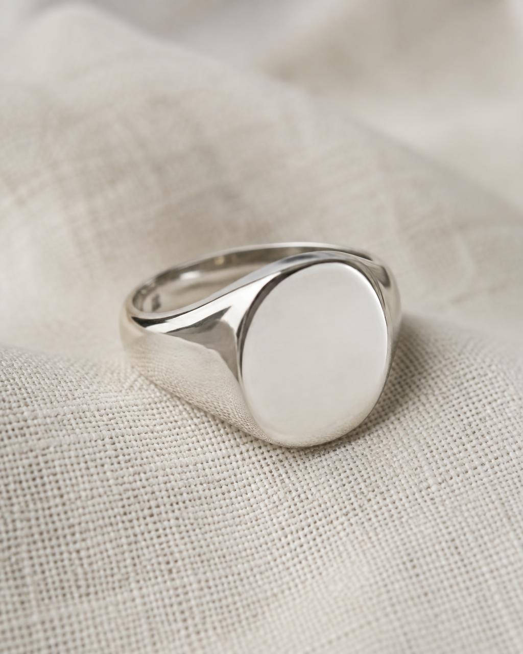 Afra Selection Signet Ring